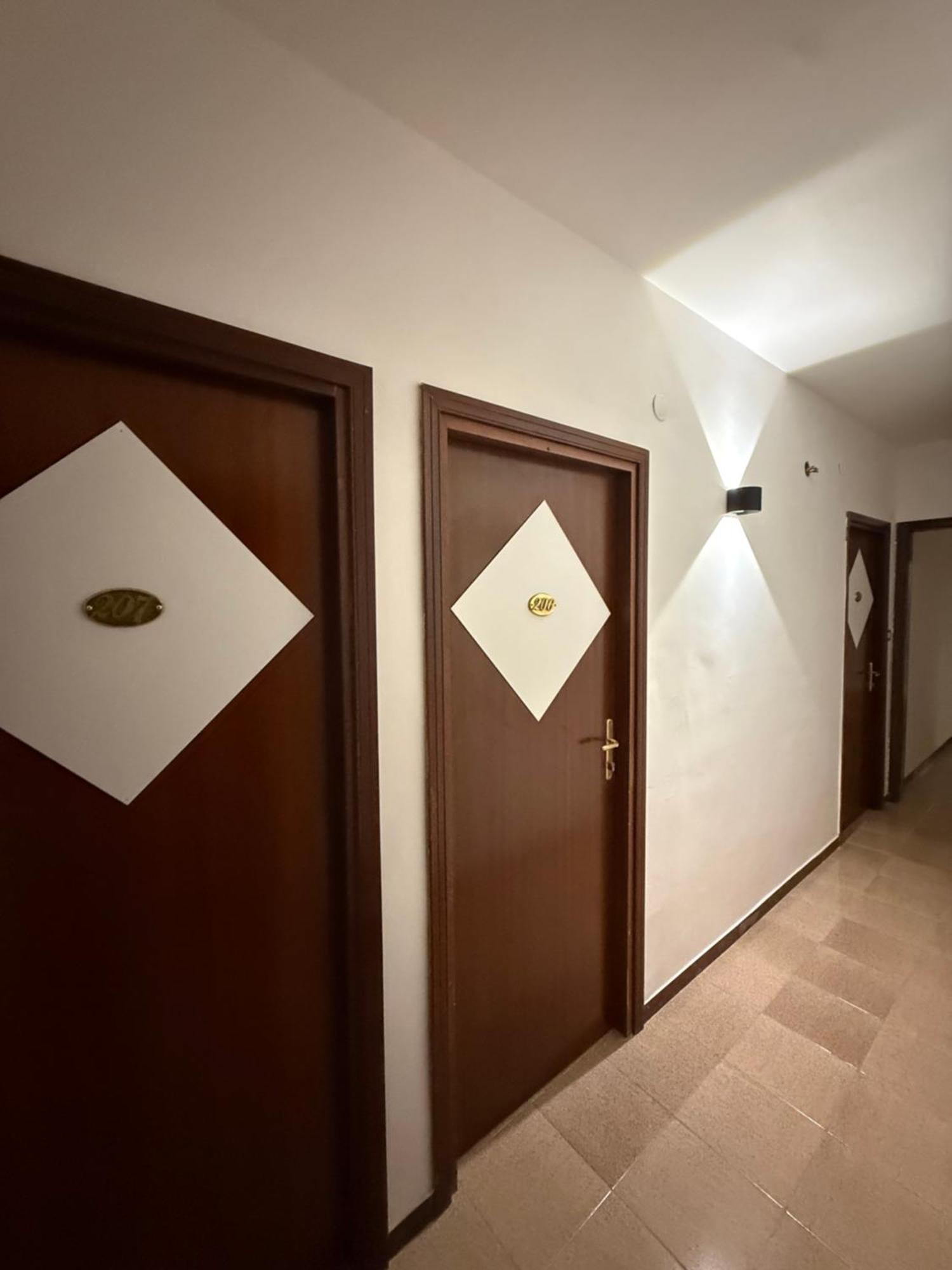 Cristal Hotel マノカルツァーティ エクステリア 写真